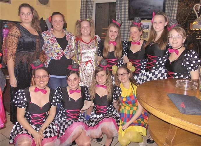 Manege frei, die Möhnen feiern Karneval 