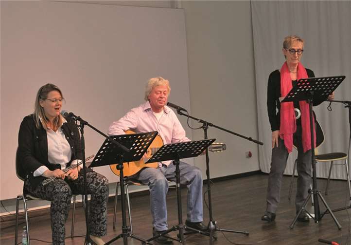 Ausstellung „Hier und anderswo“ eröffnet 