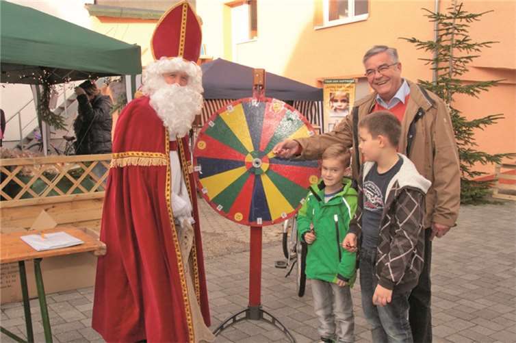 Kunsthandwerk und Glühweinduft 