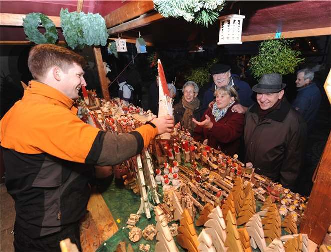 Besucher genossen die festliche Atmosphäre 