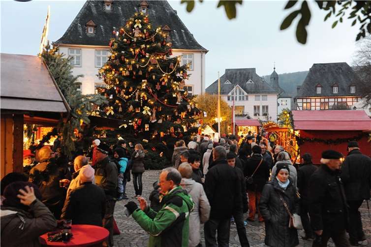 Besucher genossen die festliche Atmosphäre 