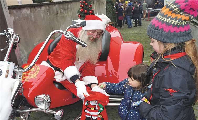 Nikolaus fuhr mit dem Trike vor 