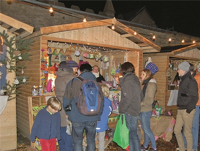Besucher erfreuten sich am vorweihnachtlichen Flair