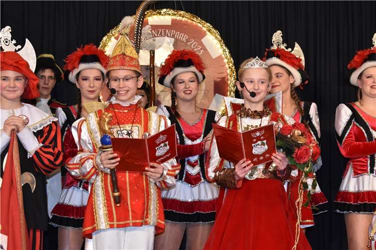 Mina I. und Joris I. regieren die Narren in Nauort 