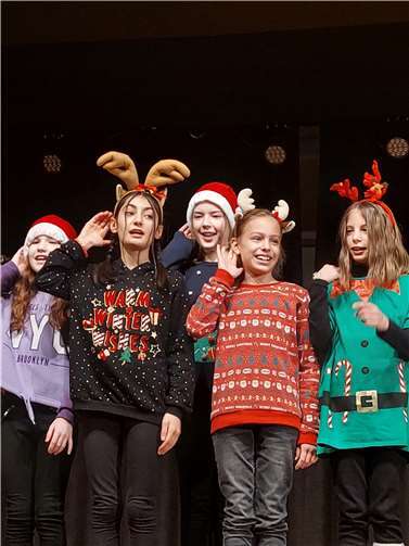 Schülerinnen und Schülern erfreuten mit umfangreichem Programm 