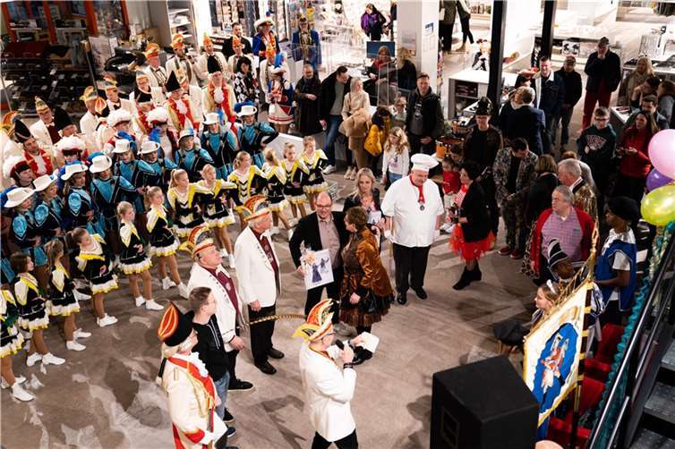 Prinz Samuel I. „vom farbigen Klecks“ und Prinzessin Ann-Kristin I. „aus der Danger-Zone“ regieren 