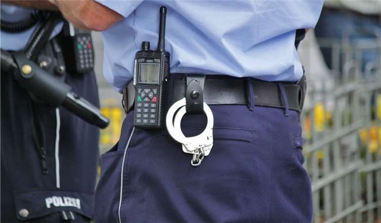 Randale hält Polizei und Rettungskräfte in Atem 