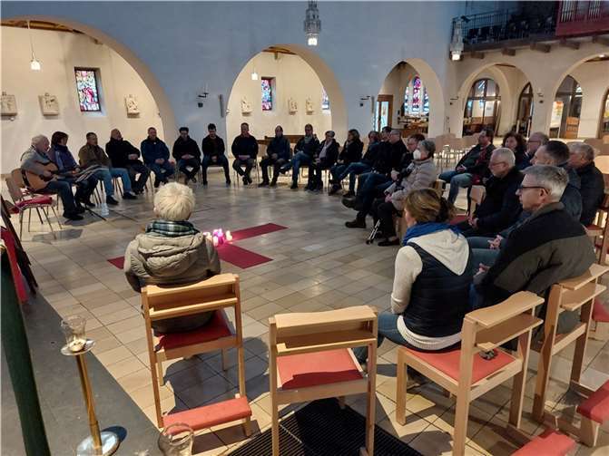 Den Kirchenraum neu erfahren – (fast) ohne Bänke 