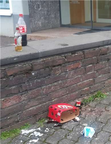 Plötzlich beendete Party am Toniusplatz? 