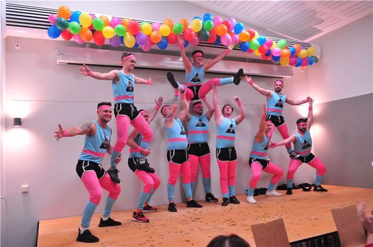 Bunter Abend in Schenkelberg 