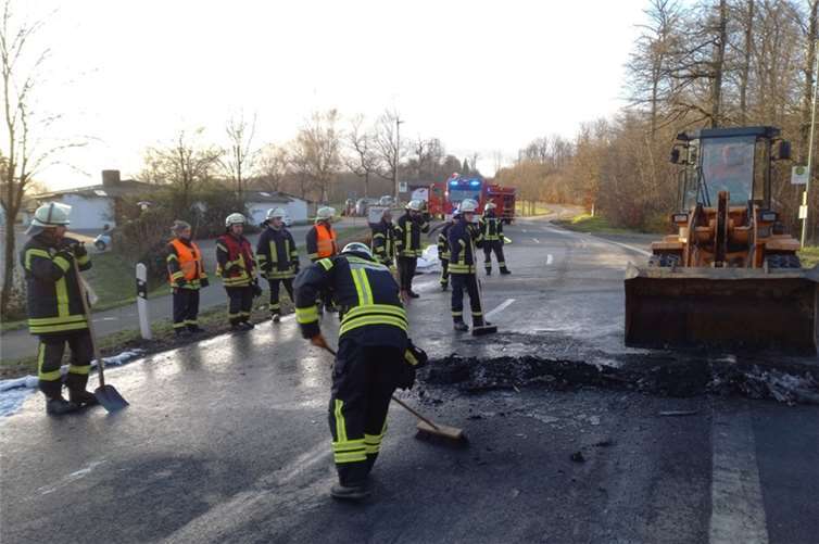L257: LKW stand in Flammen 