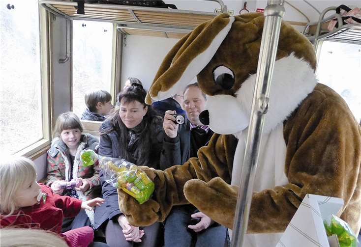Osterhasenzugfahrt mit fast 400 Personen ein voller Erfolg 