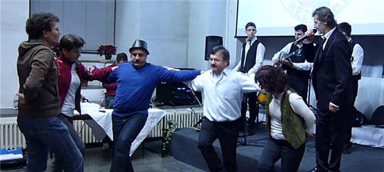 BLICK aktuell TV: Hezex sammelt für kurdische Flüchtlinge 