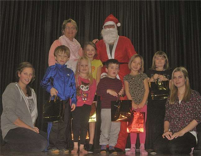 Weihnachtsfeier der Kindertanzgruppe und Jahresrückblick