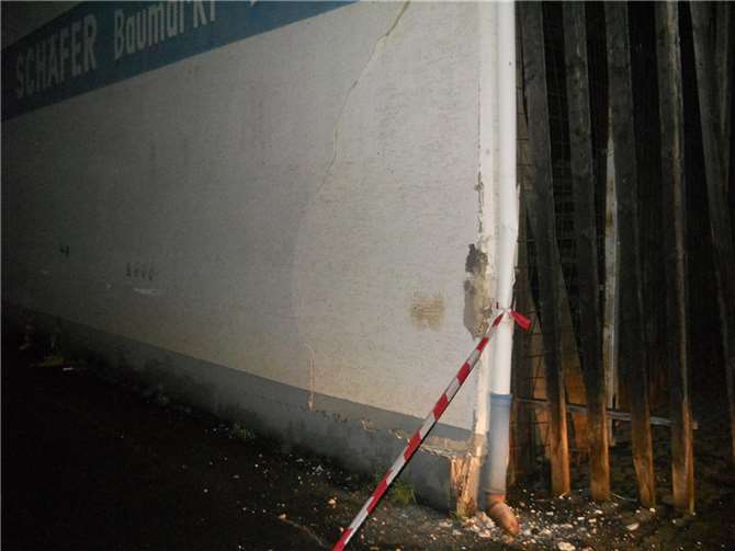 Lagerhalle einsturzgefährdet 