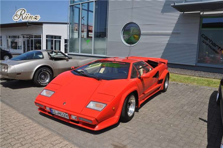 Young- und Oldtimer-erobern Mülheim-Kärlich 