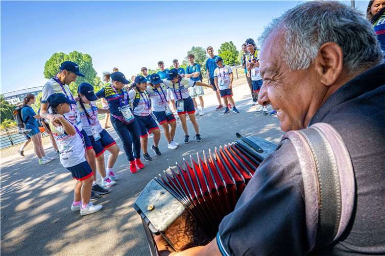 Sportliche Brücke zwischen den Kontinenten 