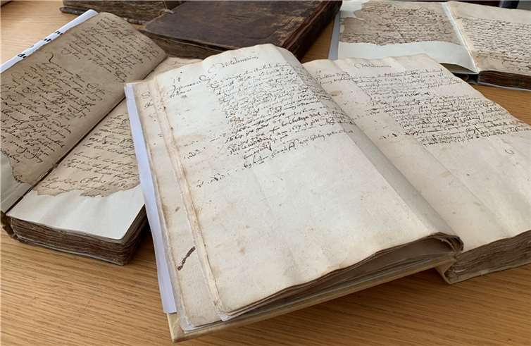 Handschriften des 17. und 18. Jahrhunderts restauriert 