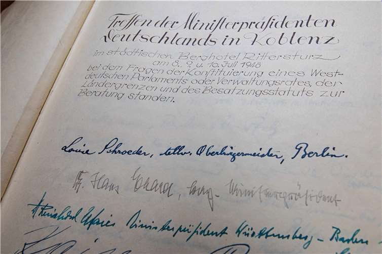 Unterschriften, die Geschichte schrieben 