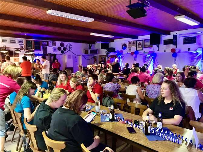 Erstmals organisierten die Riedener Möhnen das traditionelle Fest 