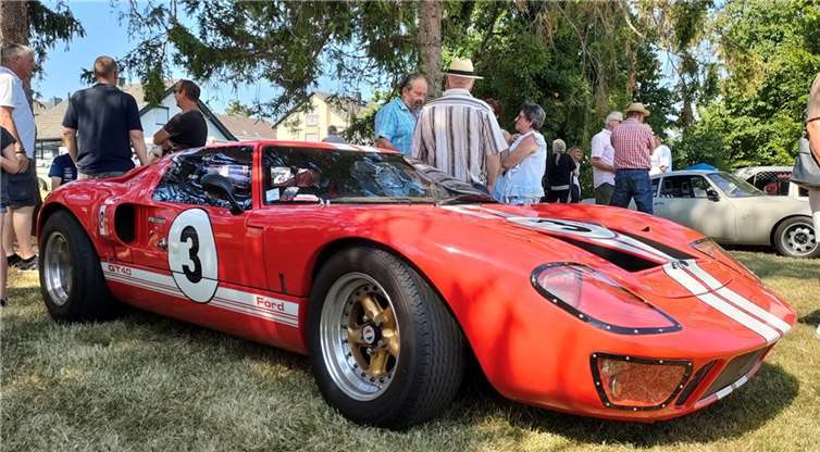 Vielfältige Ausstellung von Autos, Motorrädern und Landmaschinen 