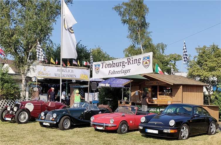 Vielfältige Ausstellung von Autos, Motorrädern und Landmaschinen 