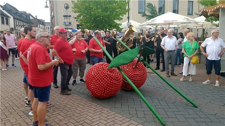 Premiere für den „nachhaltigen“ Kirmesbaum 