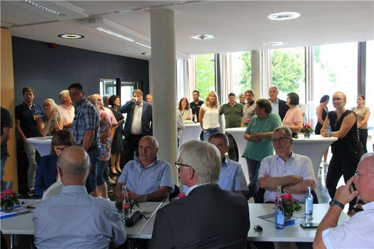 Handwerkerforum im Ahrtal stellt den Wiederaufbau in den Mittelpunkt 