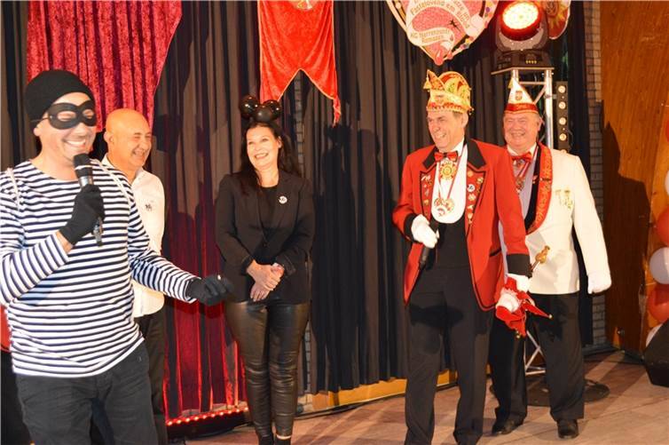 Prinzessin Natalie I. Hanke eroberte mit viel Charme das närrische Volk im Sturm 