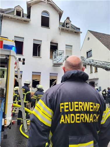 Andernach: Zwei Verletzte nach Wohnhausbrand 