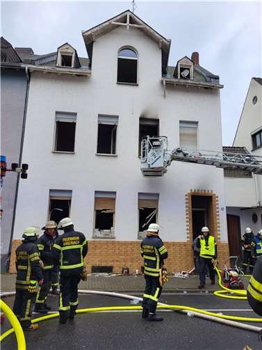 Andernach: Zwei Verletzte nach Wohnhausbrand 