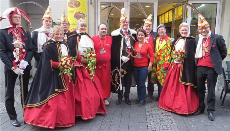Mit dem närrischen Adel auf Verpflegungs-Bummel 