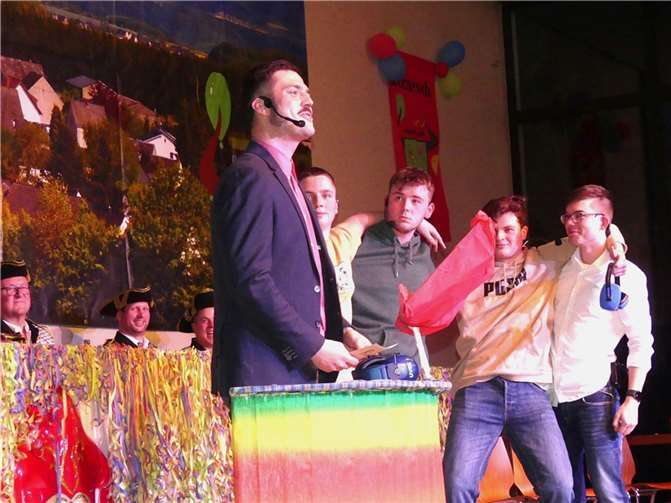 Unterhaltsames Narrenspektakel in „Homesch“ 
