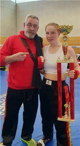 Vollgepackt mit Pokalen 