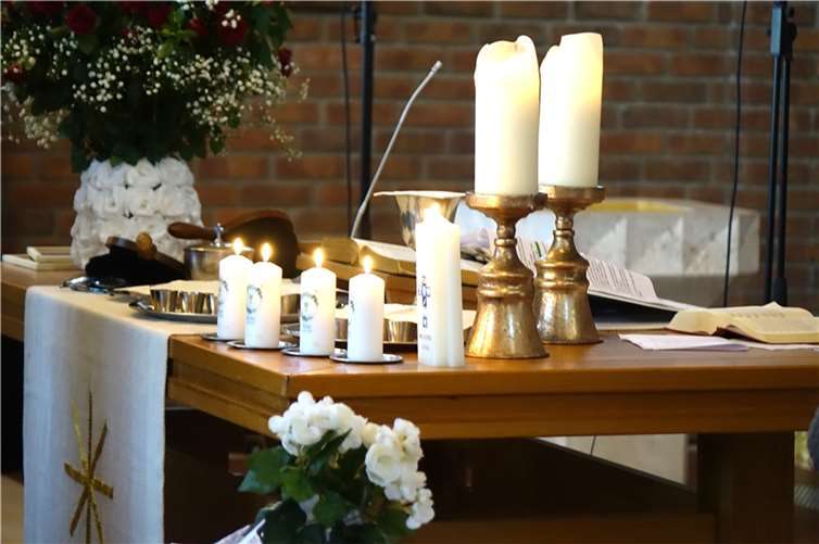 Sechs junge Menschen wurden in die evangelische Kirchengemeinde Weißenthurm aufgenommen Sechs junge Menschen wurden in die evangelische Kirchengemeinde Weißenthurm aufgenommen