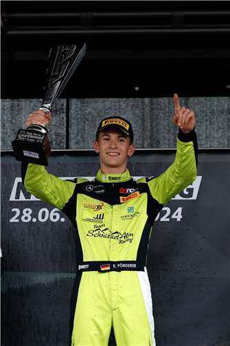 Spektakuläre Aufholjagd und Start-Ziel-Sieg 