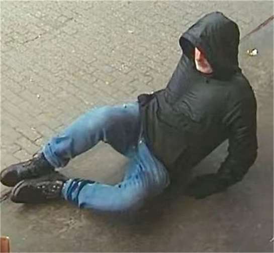 70-Jähriger in Tannenbusch beraubt 70-Jähriger in Tannenbusch beraubt