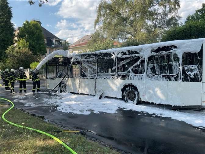 Linienbus brannte vollständig aus Linienbus brannte vollständig aus