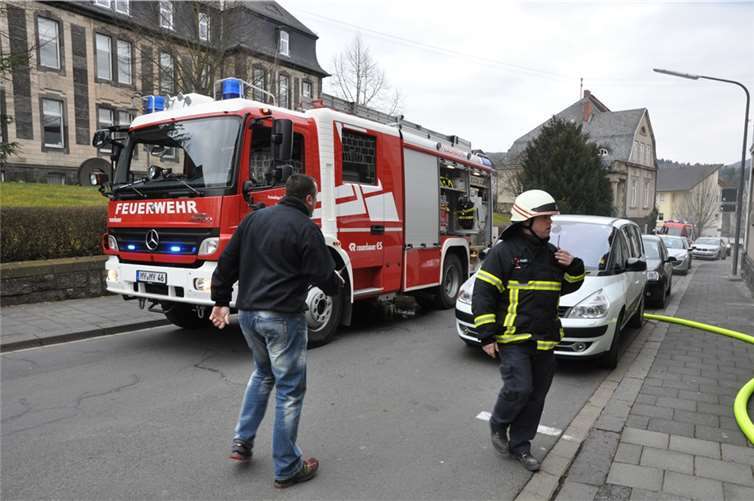 Explosion im Mehrfamilienhaus  