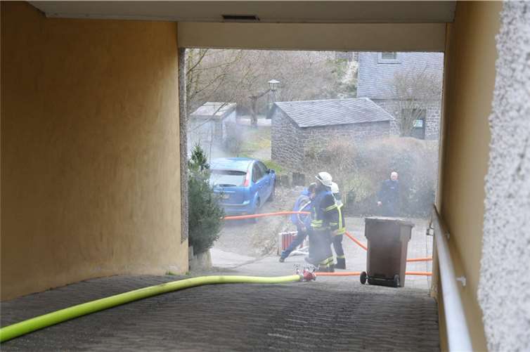 Explosion im Mehrfamilienhaus  