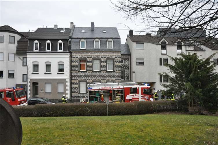 Explosion im Mehrfamilienhaus  