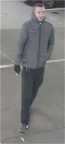 Foto-Fahndung: Unbekannte randalierten in Parkhaus 