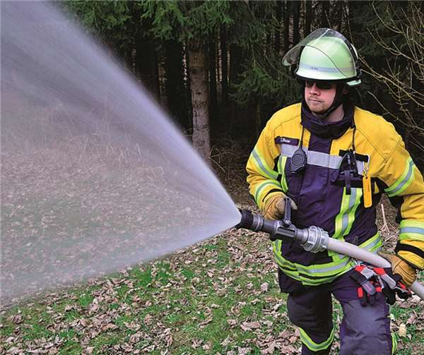 72 Aktive probten Waldbrandbekämpfung 
