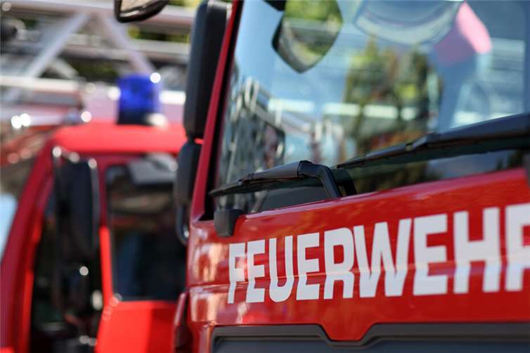 Waldbreitbach: Ferienhaus auf Campingplatz in Flammen
