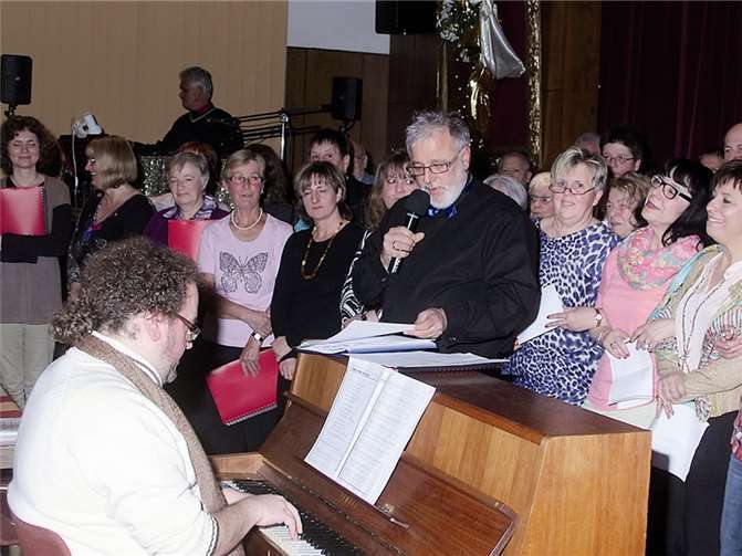 Ungewöhnliches Ständchen im ungewöhnlichen Rahmen 