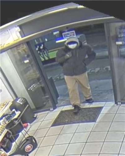 Fahndung: Polizei sucht nach Tankstellenräuber 
