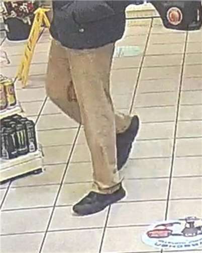 Fahndung: Polizei sucht nach Tankstellenräuber 