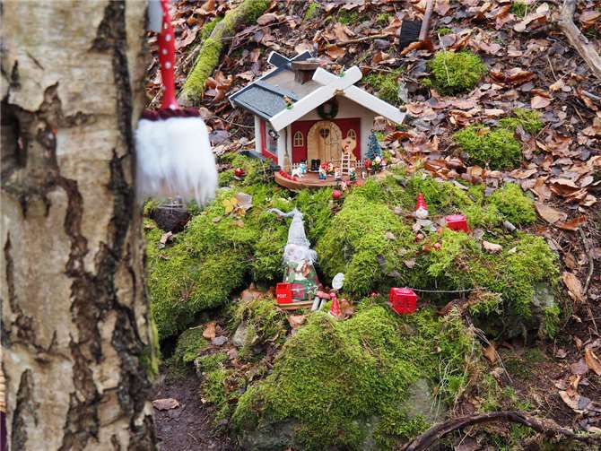 Weihnachtswichtel laden auf das Winnfeld in Kottenheim ein 