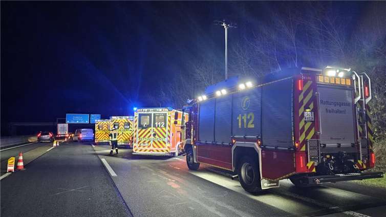 Auffahrunfall auf der A3: Drei Verletzte