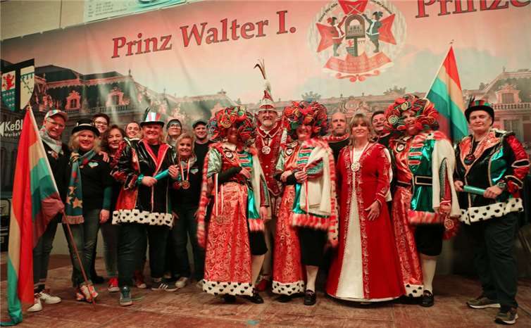 „Einer für alle, alle für Arzheim“ „Einer für alle, alle für Arzheim“